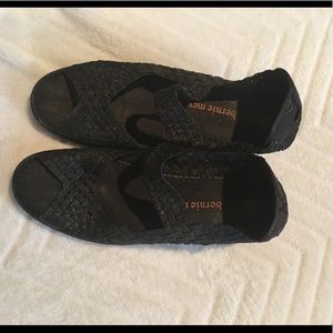 Shoes, Size 8.5, Bernie Mev